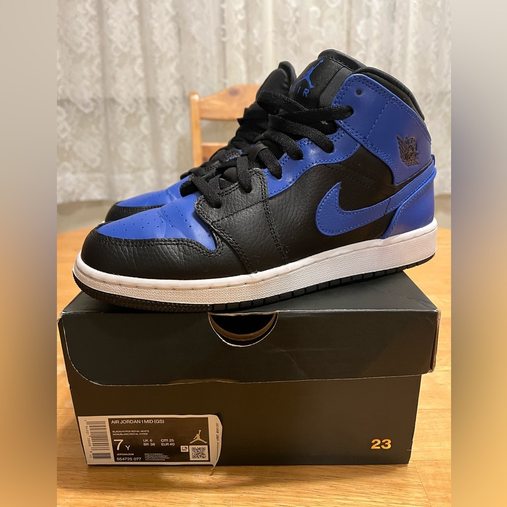 Jordan 1 Mid GS (Hyper Royal)
